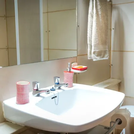 Near Marina De Vilamoura クアルテイラ